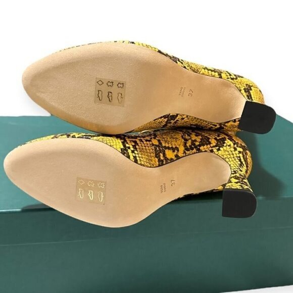 NIB Chelsea Paris Queen Boots, Yellow Snake Print, Size 37EU - Picture 6 of 15